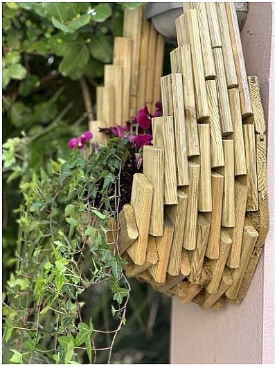 ΞΥΛΙΝΗ ΓΛΑΣΤΡΑ ΚΡΕΜΑΣΤΗ 80 (Υ) X 40 X 20ΕΚ.